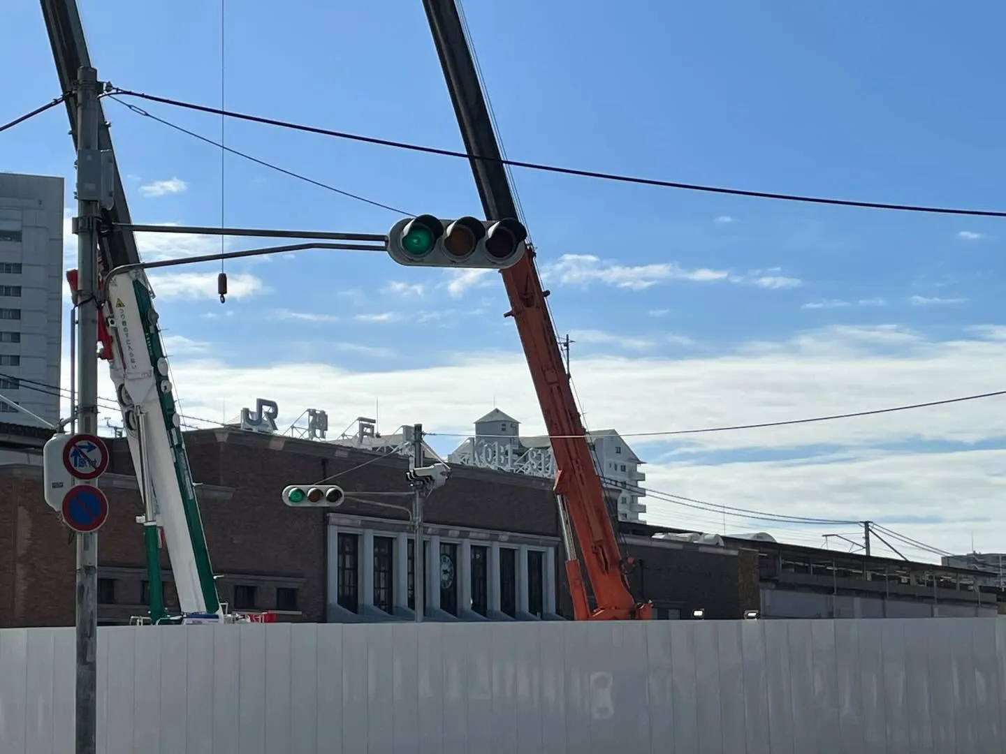 JR神戸駅前が少し前から改装工事中です。