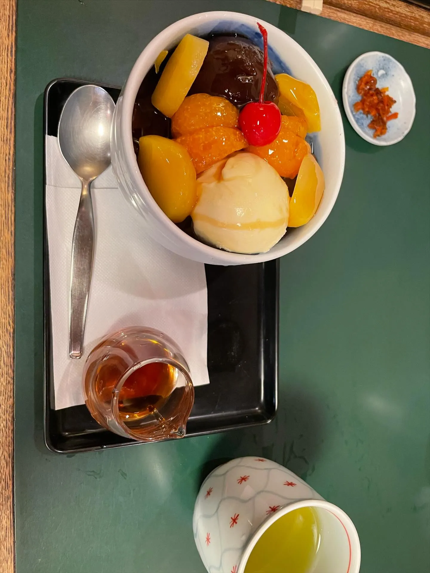 最近甘いもの、脂っこいものを控えています。